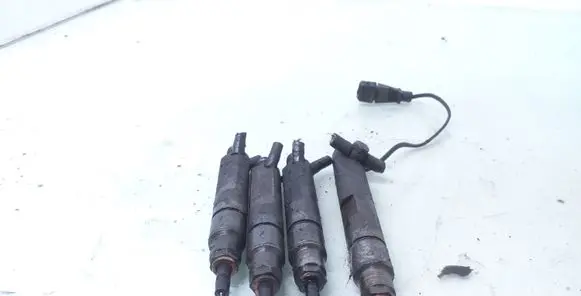 Audi A4 S4 B5 8D Fuel injector 028130201S