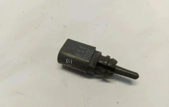 Skoda Octavia Mk4 Outside/exterior temperature sensor 8Z0820535B