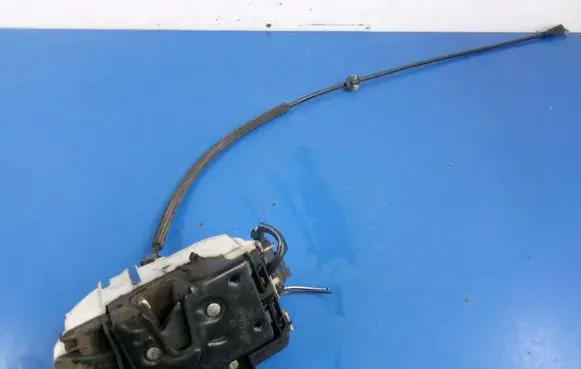 Seat Ibiza II (6k) Front door lock