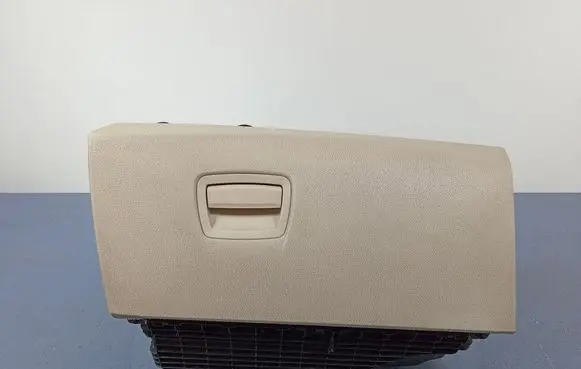 BMW 5 F10 F11 Glove box 9173907