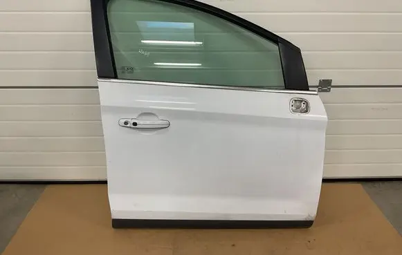 Ford Kuga I Front door 