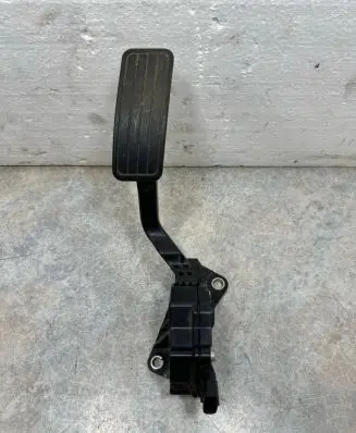 Subaru Impreza II Accelerator throttle pedal 36010SA060 090VS01099 090008861