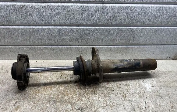 Volkswagen Touran I Front shock absorber/damper