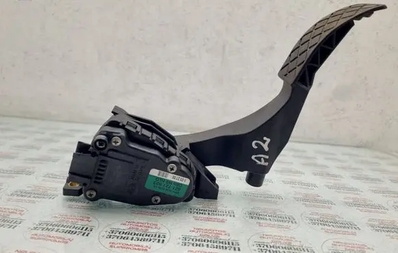 Audi A2 Accelerator throttle pedal 8Z1721523