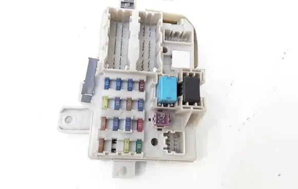 Mazda 6 Fuse module