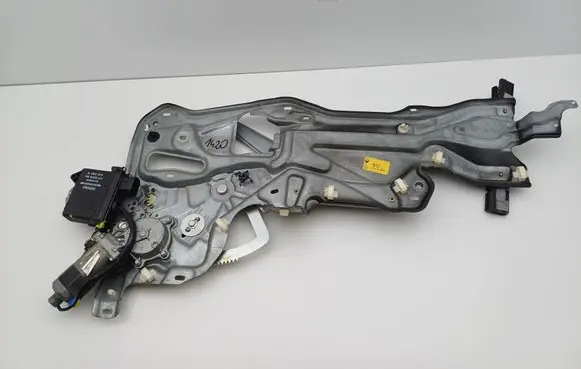 Renault Laguna I Rear door window regulator with motor 0130821640 05076010