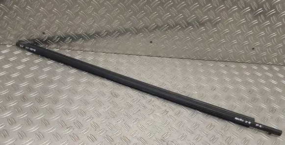 Toyota Auris 150 Front door glass trim molding 