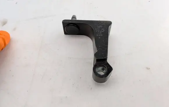 Audi A3 8Y Front door upper hinge 8W5831404A