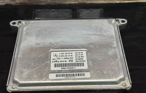Mercedes-Benz C W204 Engine control unit/module A6461502634 A0054467340 28158998
