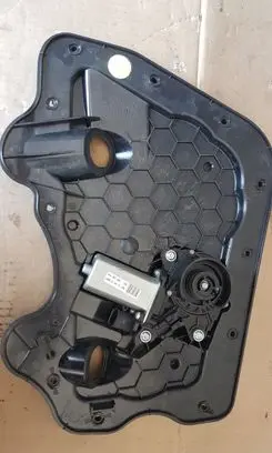Audi A8 S8 D4 4H Front door soft close latching motor 4F0837059