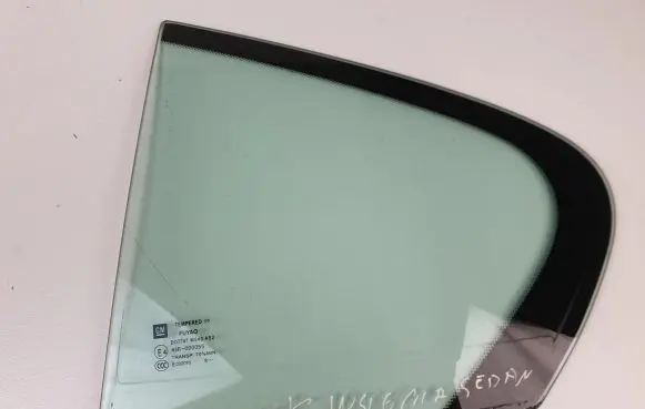 Opel Insignia A Rear vent window glass 43R000055