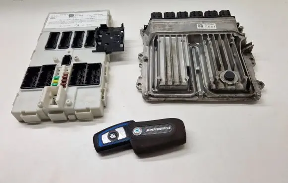 BMW 4 F32 F33 Engine ECU kit and lock set 8489450 8707752