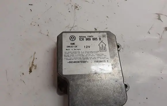 Volkswagen PASSAT B5.5 Airbag control unit/module 1C0909605B 5WK43124 15020415E