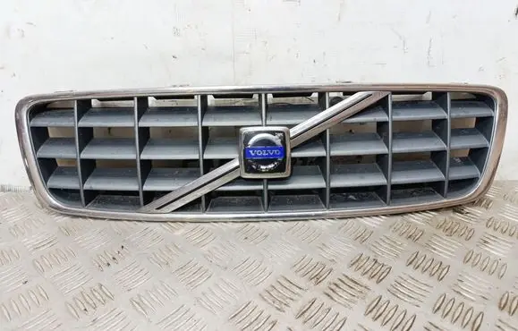 Volvo XC70 Front bumper upper radiator grill 9190986