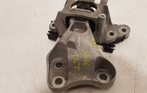 Opel Astra K Engine mount vacuum valve 39004956