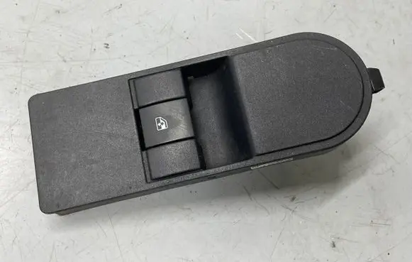 Opel Zafira B Electric window control switch 13228709