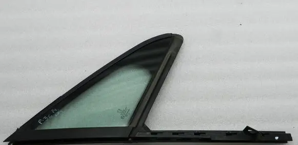 Peugeot 508 Front door vent window glass four-door 9202R3