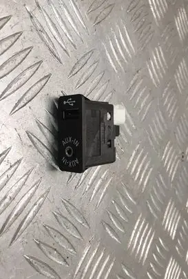 BMW 5 F10 F11 USB socket connector 84109237653 9237653