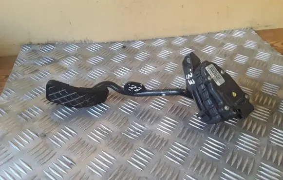 Volkswagen PASSAT B5 Accelerator throttle pedal 6PV00777008 8E2721523