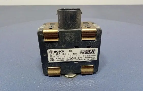 Volkswagen Golf Sportsvan Distronic sensor radar 3QF907561D