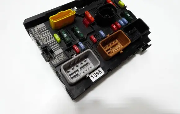 Peugeot Expert Fuse module 9661086980 BSML1000 511941896