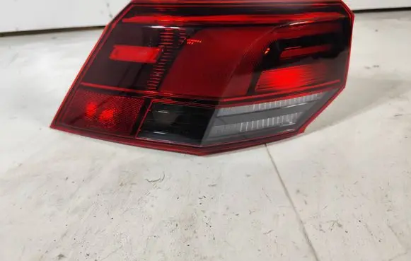 Volkswagen Golf VII Rear/tail lights 5H0945095C 81970101