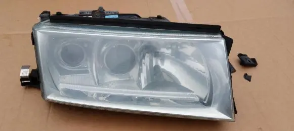 Skoda Octavia Mk1 (1U) Headlight/headlamp 1U1941016G