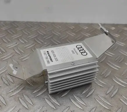Audi A2 Sound amplifier 8Z0035223 7607792080