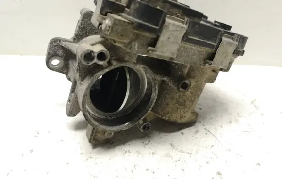 Opel Combo D Throttle valve 55255919