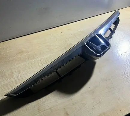 Honda Civic Front bumper upper radiator grill