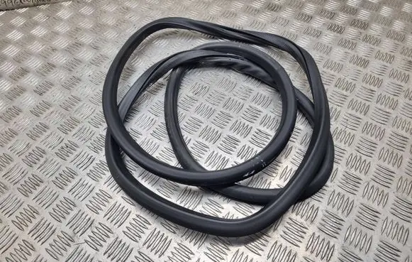 Volkswagen Golf Plus Rubber seal rear door 5M0867913B