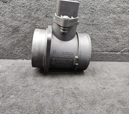 Audi A3 S3 8L Mass air flow meter 06A906461L 0280218063 8L0133835CH