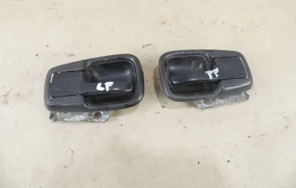Volkswagen I LT Front door interior handle 