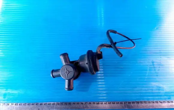 Volkswagen Crafter Vacuum valve 2H0121805A
