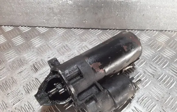 Volkswagen PASSAT B5 Starter motor