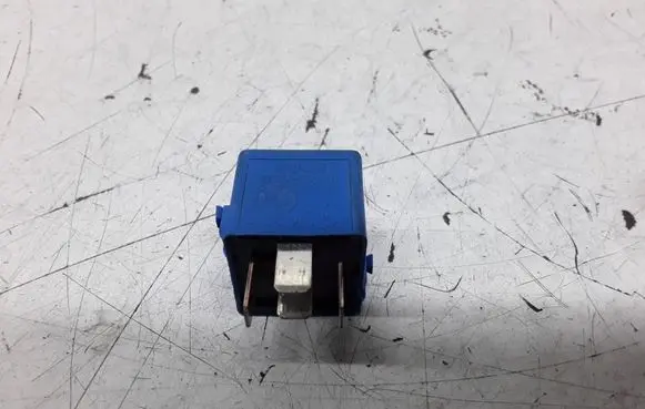 BMW 5 E60 E61 Other relay 61366915327