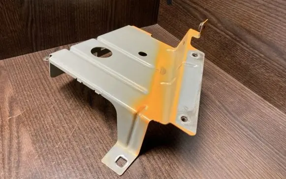 Fender mounting bracket