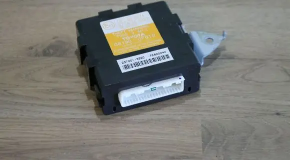 Toyota Corolla Verso AR10 Alarm control unit/module 081900F810