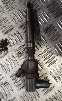 Hyundai i40 Fuel injector 0445110411