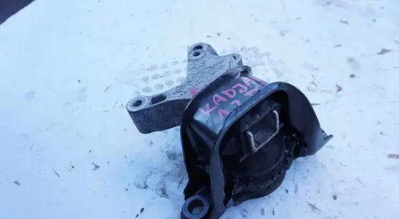 Renault Kadjar Engine mounting bracket