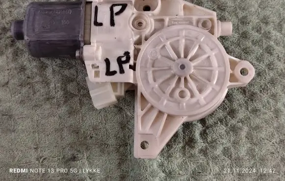 Front door window regulator motor