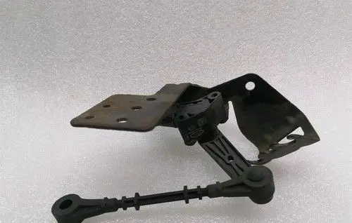 Land Rover Range Rover Sport L494 Rear air suspension level height sensor JPLA3D026BA