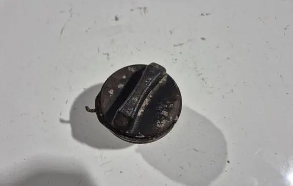 Volvo S40 Fuel tank filler cap 