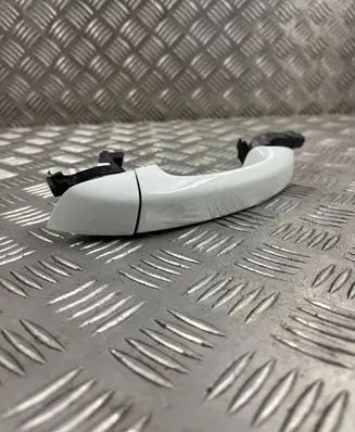 Volkswagen Touareg II Front door exterior handle 7P6837205F