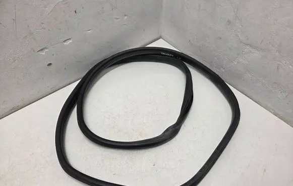 Ford Turneo Courier Rubber seal rear door GR41B
