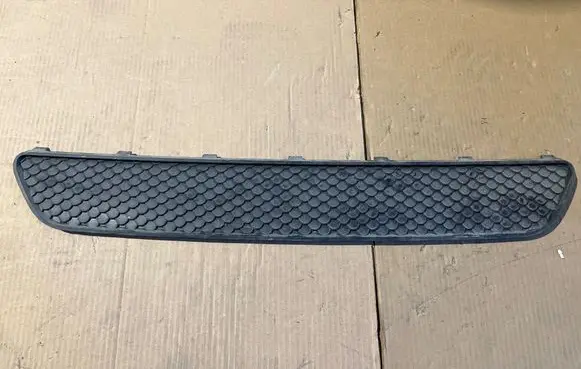 Mercedes-Benz E W212 Front bumper lower grill 13002911