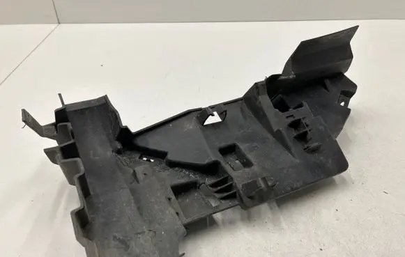 Citroen DS5 Front bumper mounting bracket 2007316 PSA96