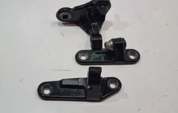 Mercedes-Benz R W251 Rear door lower hinge