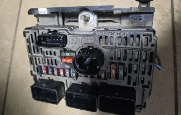 Peugeot 407 Fuse box set 9654815780