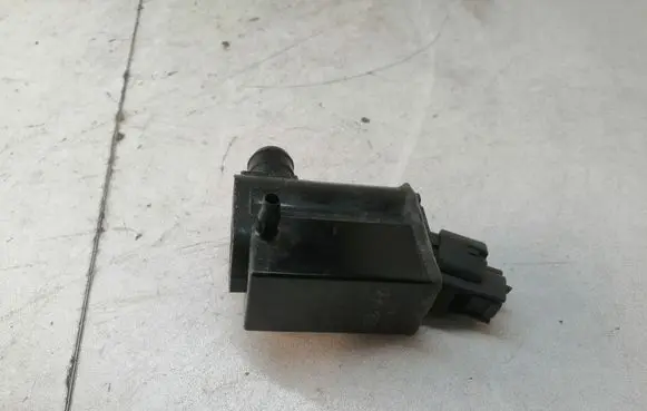 Hyundai i30 Windscreen/windshield washer pump 985101W000